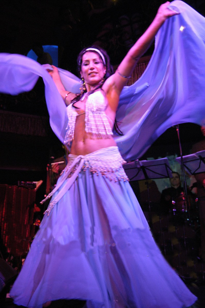 Sefi London bellydancer